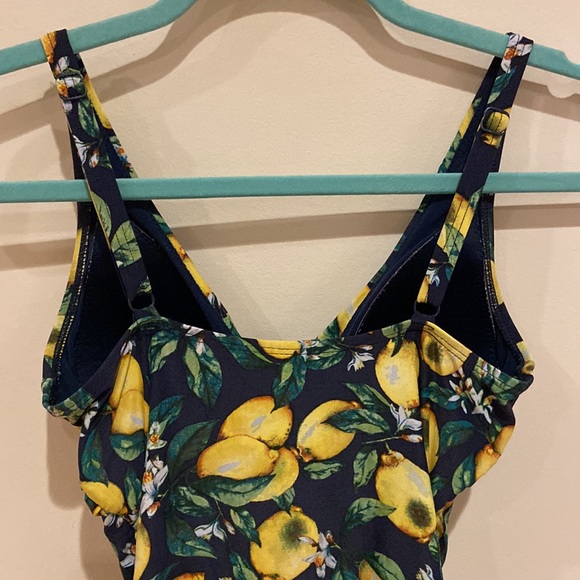 ✨ NIP TUCK SWIM 🍋 Lemon Print Ruched Swimsuit One Piece Multi Fit Cups - Picture 11 of 15